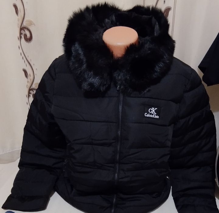 Geaca dama Calvin klein.