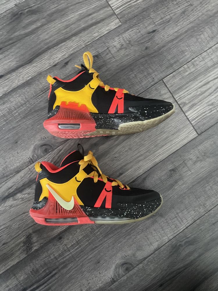 Nike LeBron Witness 7 originali 100%