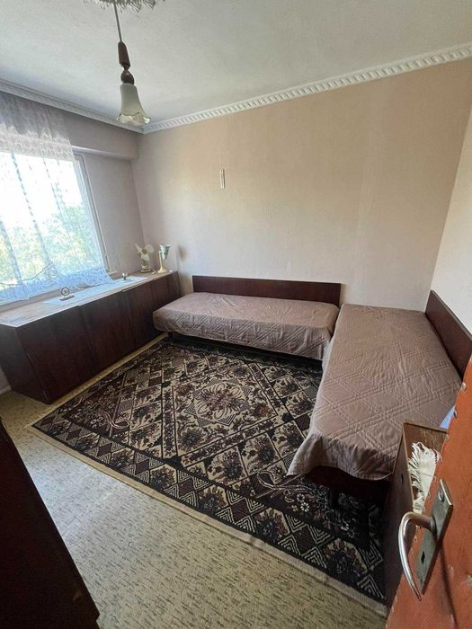 Дава се под наем Двустаен апартамент в Бургас, Славейков - 57 кв.м за 114.75 € - Снимка #1