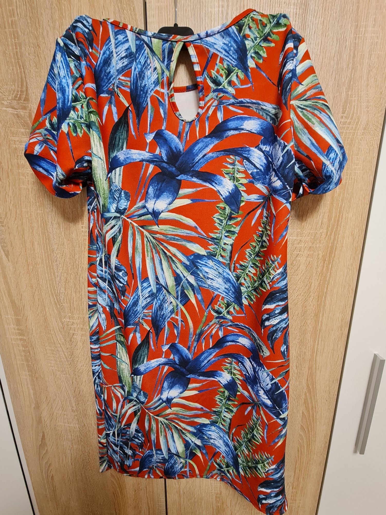 Rochie inflorata de vara, forma clepsidra,
material elastic, marime 38