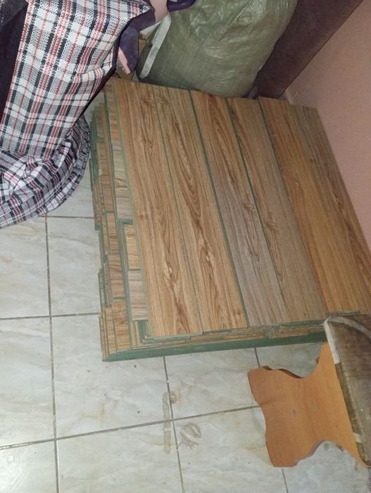 Ламинат толстый хороший состояние