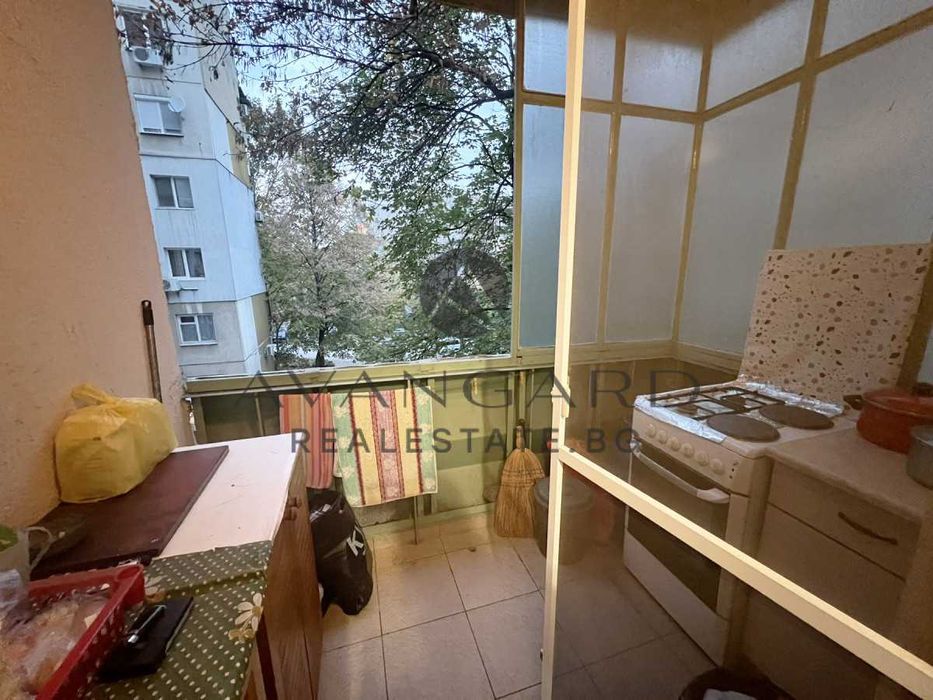 оф.24472 Тристаен обзаведен до Поликлиниката