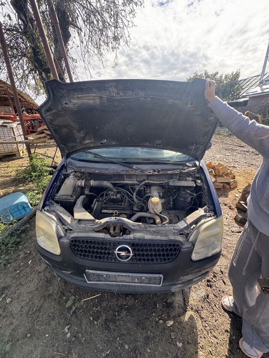 Vand Opel Agila 2003 benzina 1.0