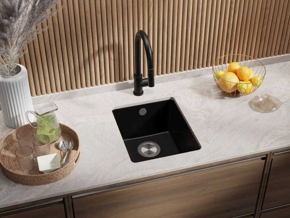 Черна кухненска мивка за вграждане под плот Венеция 50 XL 460x440 мм