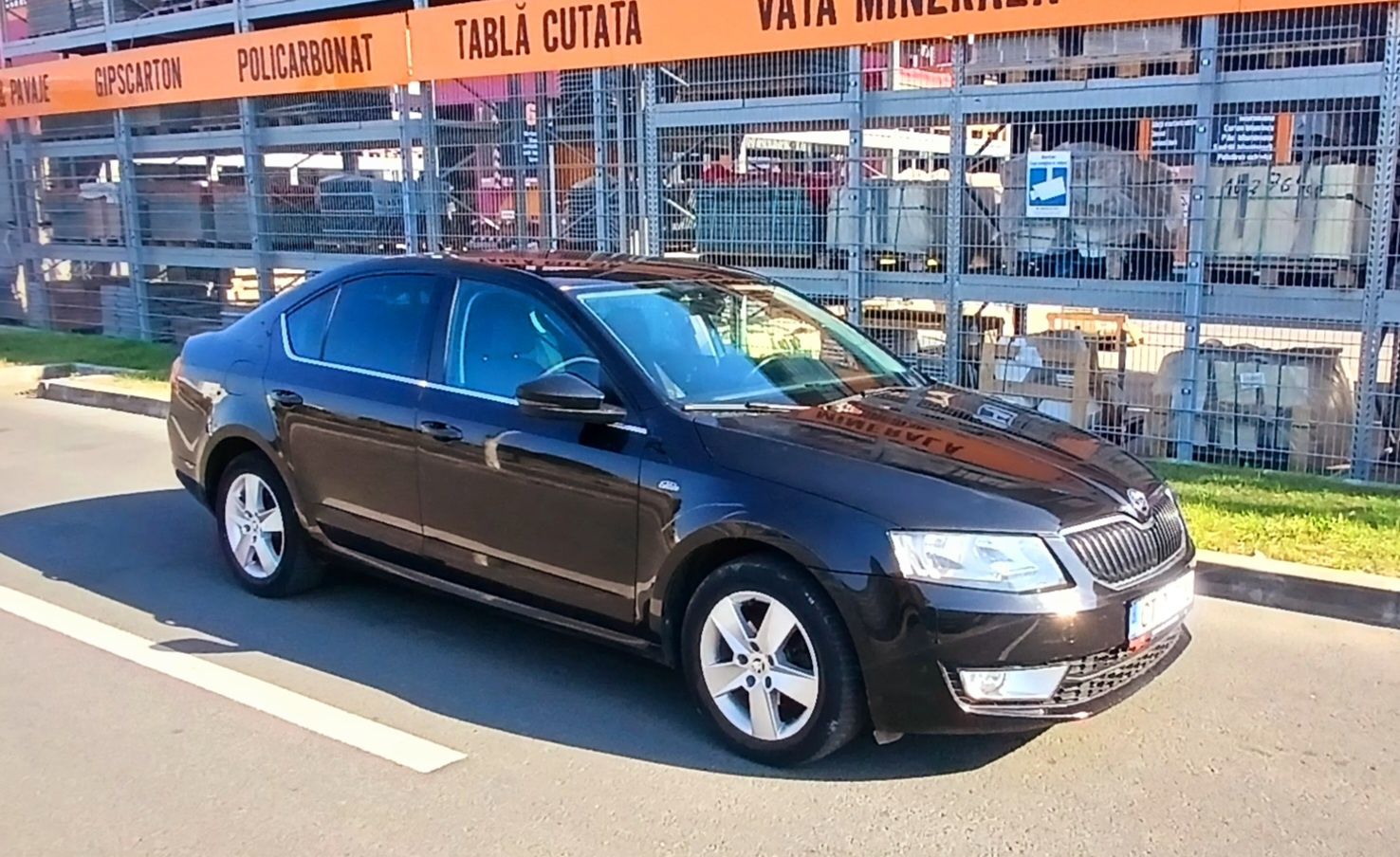 Vând Octavia 1.6tdi