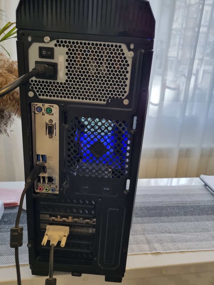 Sistem gaming - calculator + monitor