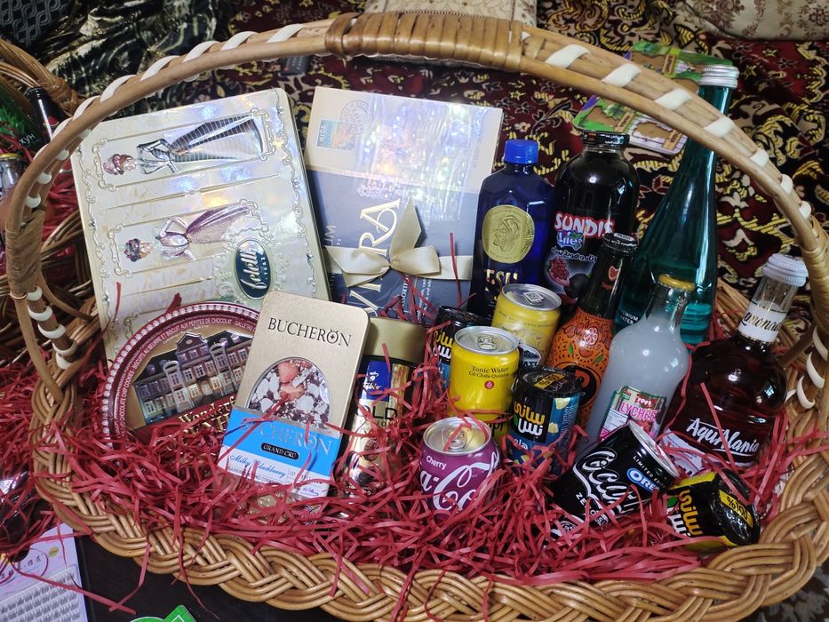 Yangi yilga Savatlar shokolad va ichimliklar Корзины на новый год