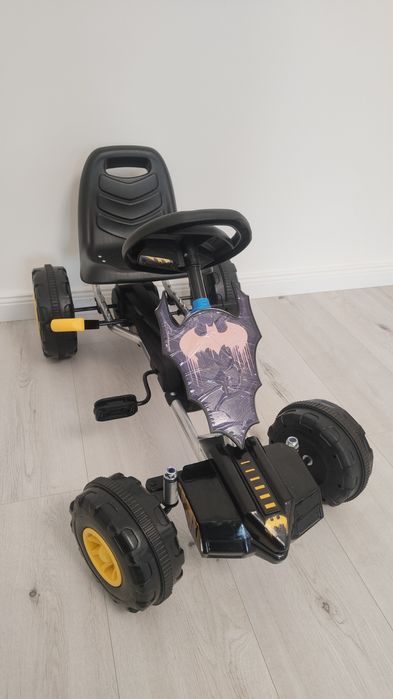 Cart Batman cu pedale pentru copii