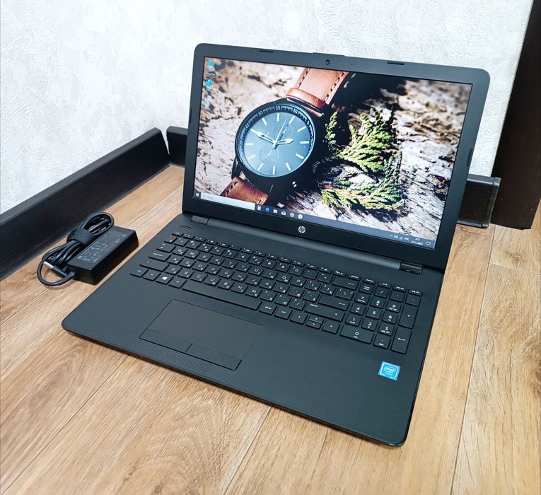 Ноутбук HP WINDOWS 10 в отличном состоянии.