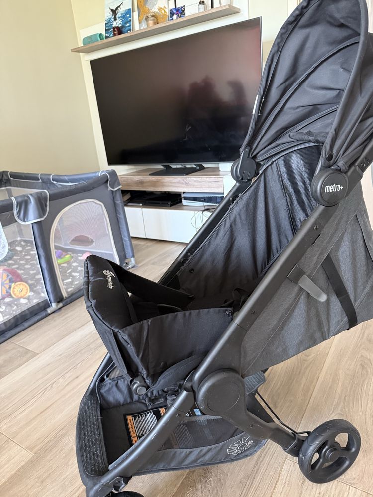 Продавам количка Ergobaby Metro+ Black