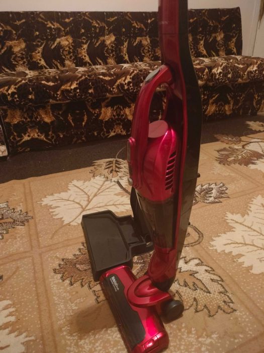 Вертикална прахосмукачка Crown CVC-233