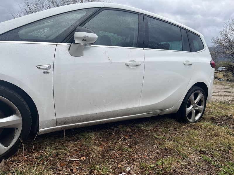 Opel Zafira Tourer 2015г на части!