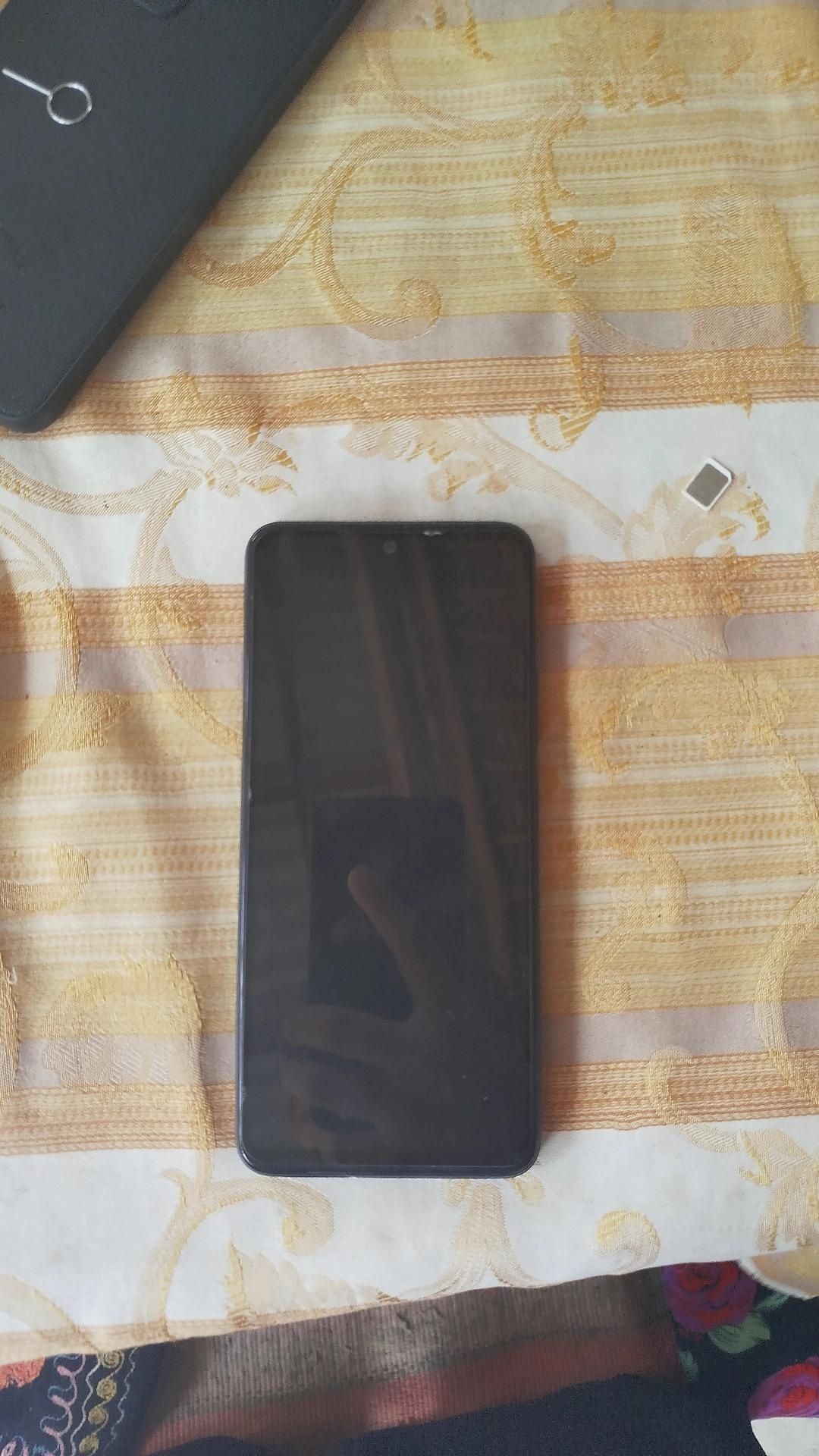 Redmi not 12 6/128 holati ideal  Abmen bor x yoki xsga holati chotki b