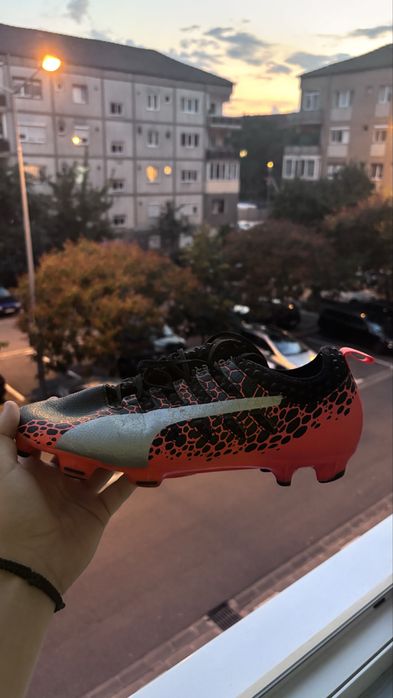 Ghete de fotbal puma