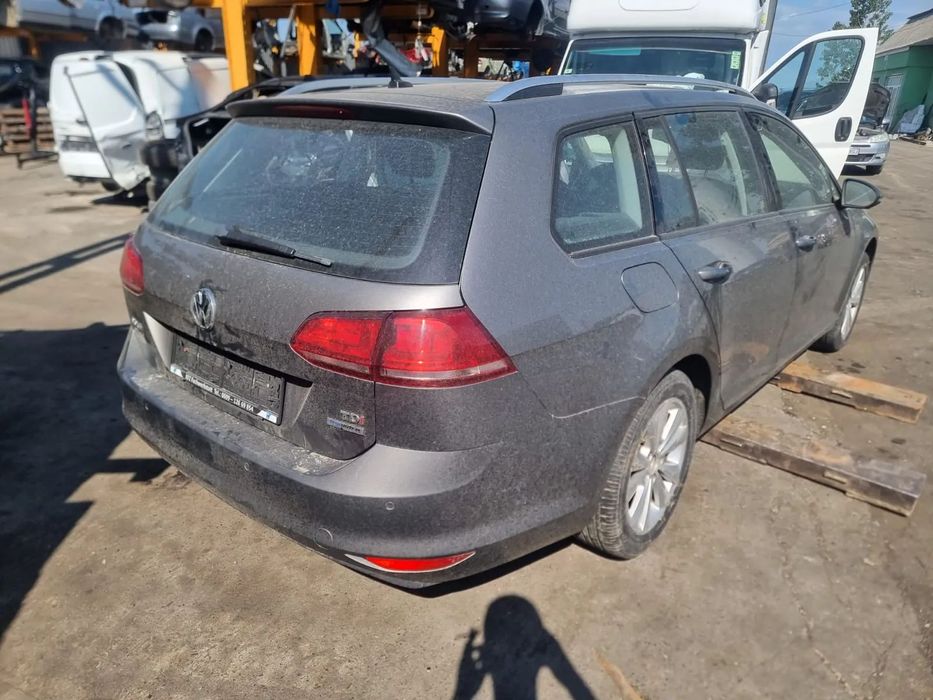 Dezmembrez VW Golf 7, an 2014, motor 1.6 tdi 105cp cod motor CLHA, cutie de viteze automata MWW
