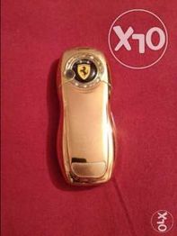 Telefon Ferrari gold