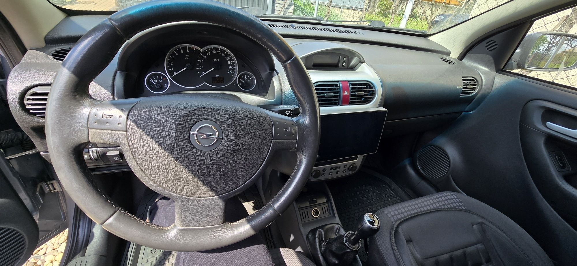 Vand corsa c , an 2005, 1 2 benzina + gpl