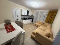 Vând apartament 3 camere Podgoria