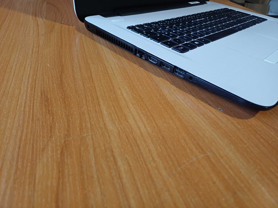 17.3' HP Core i7- 6th/16GB DDR4/AMD R7  340M- 4GB/256GB SSD/нова Бат.