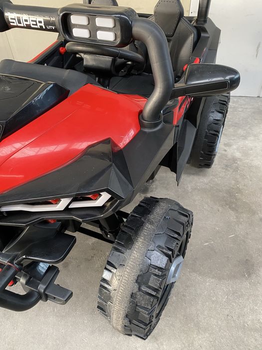 Детски акумолаторен джип