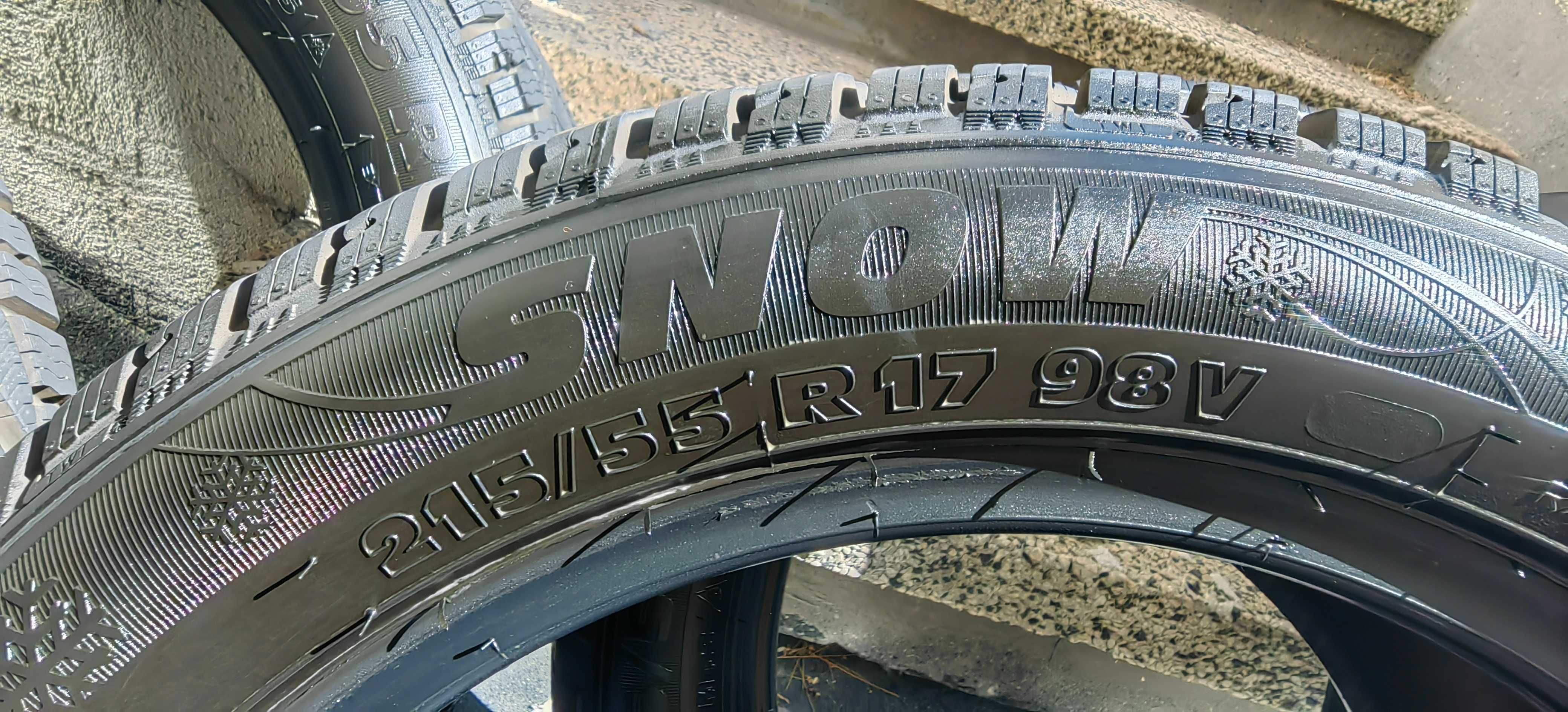 Зимни гуми Kormoran 215/55 R17 ДОТ23 почти нови