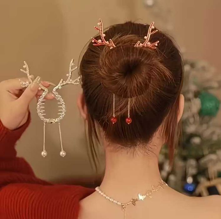 Коледна фиба с еленови рога аксесоар за коса с перли и златни детайли