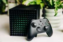 Xbox Series X 1TB – Перфектно състояние | 4K конзола от ново поколение