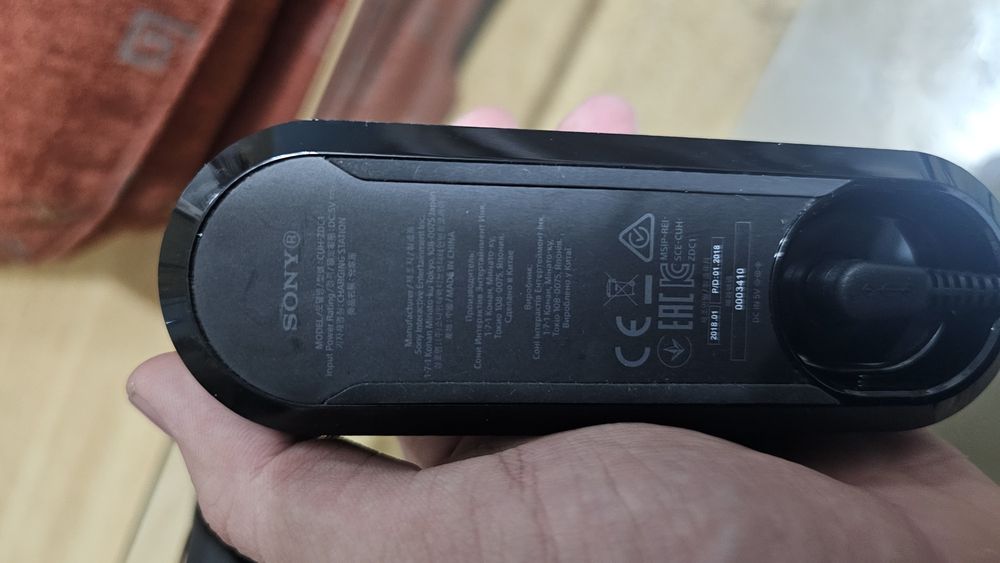 Playstation 4 PRO с много подаръци