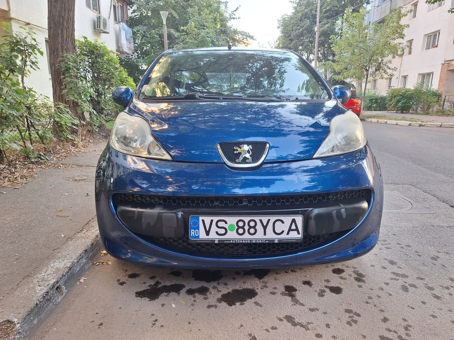 Vând Peugeot 107