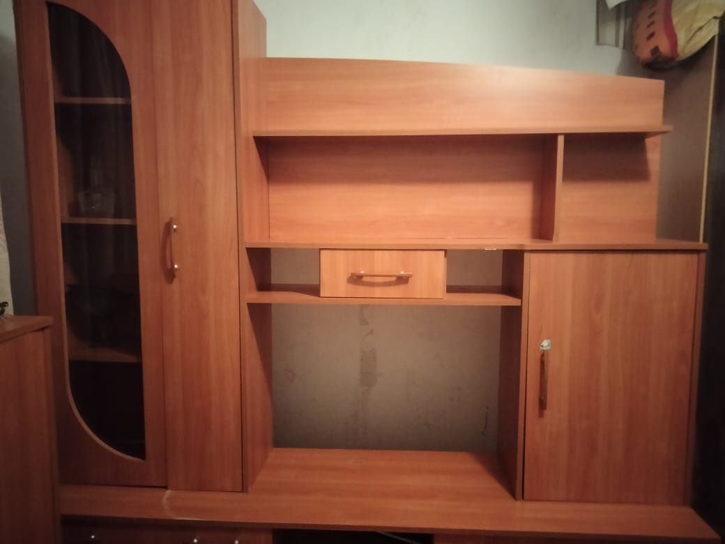 Продам стенку недорого