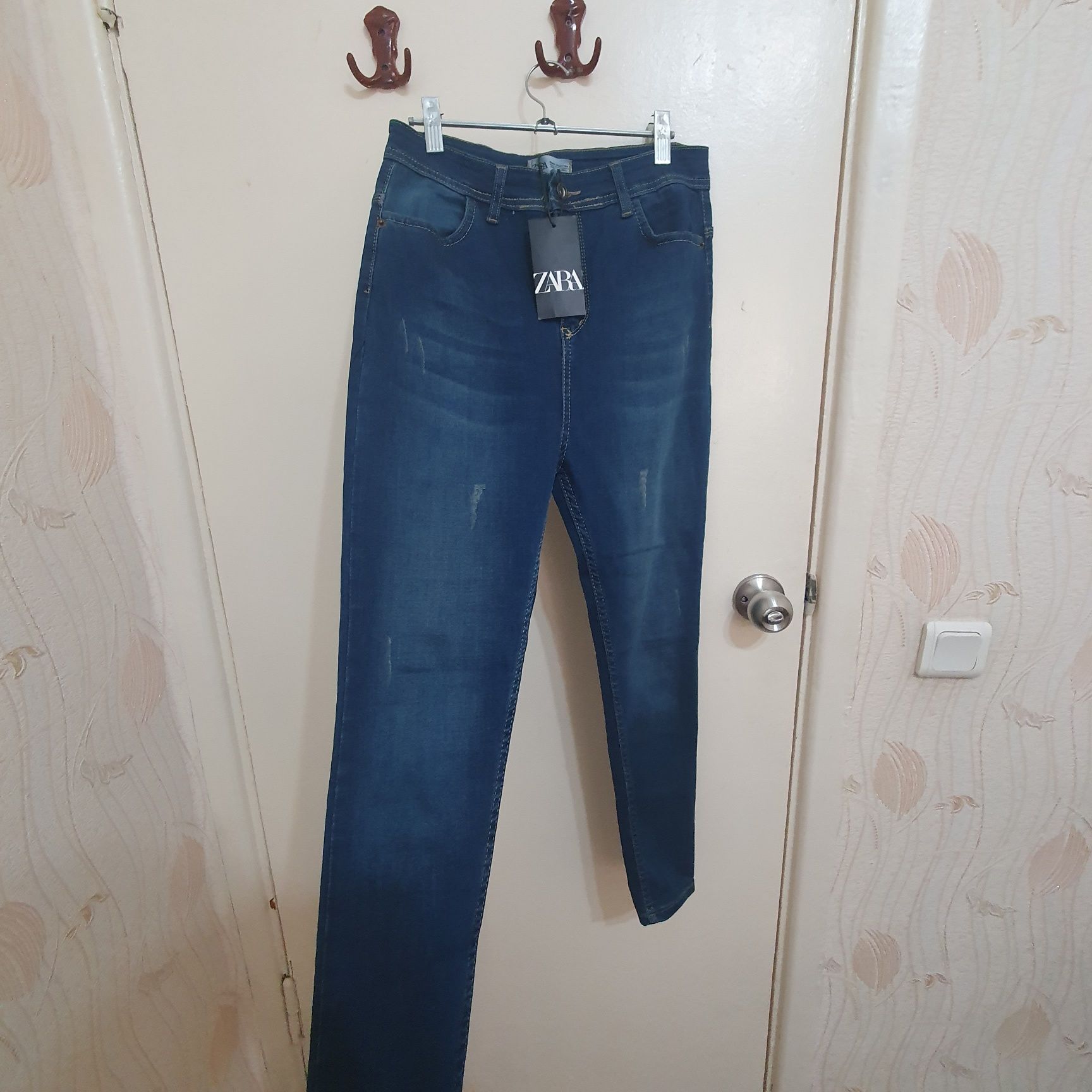 Новые джинсовые брюки Zara