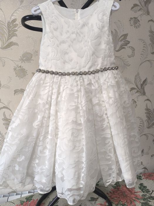 Нарядное платье для девочки