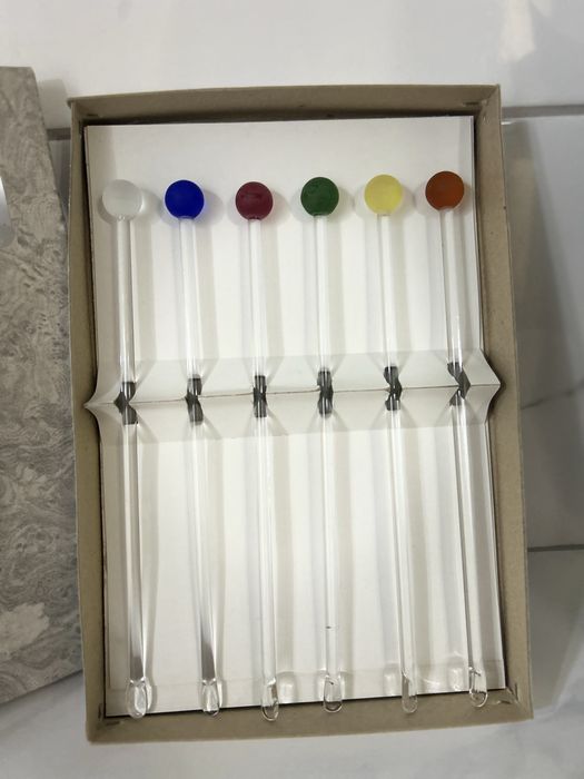 НОВИ В КУТИЯ ВИНТИДЖ ръчно изработени бъркалки колори 19,99 лв