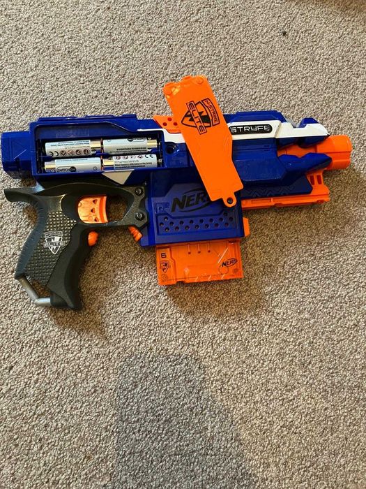 Pușcă Nerf Stryfe, ca nou, jucărie, armă cu gloanțe de spumă