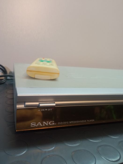 DVD player SANG.