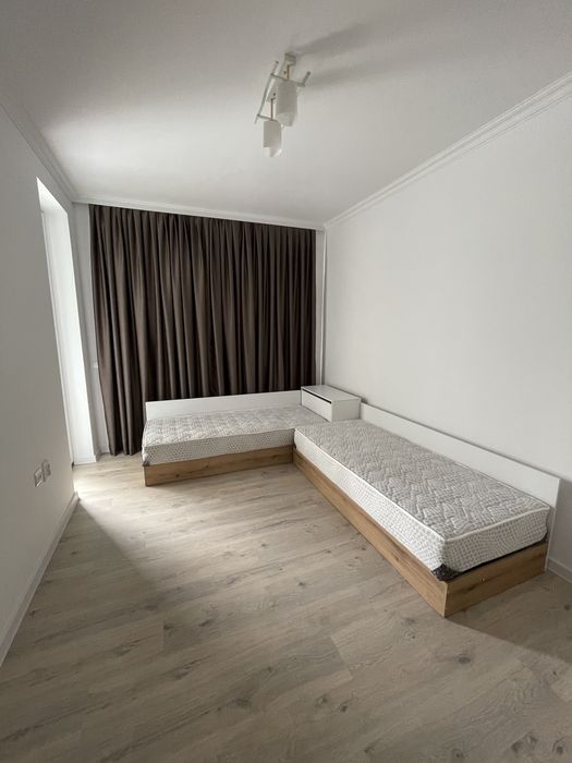 Дава се под наем Тристаен апартамент в Бургас, Изгрев - 103 кв.м за 816 € - Снимка #7