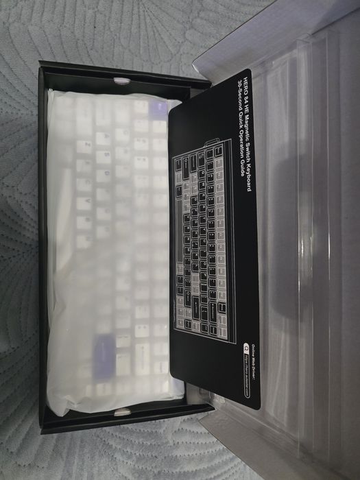 Продам магнитную клавиатуру Aula hero 84he