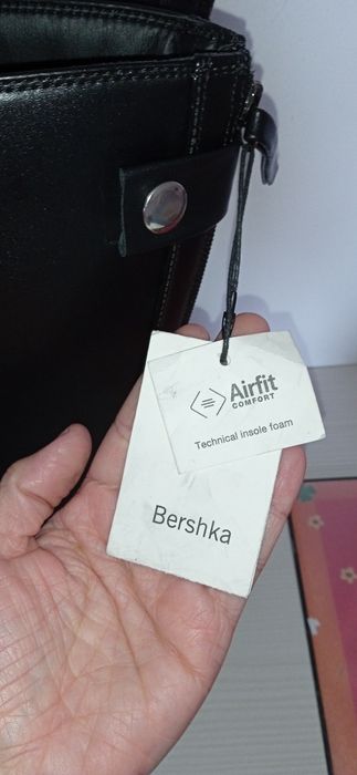 Cizme superbe ,medii ,Bershka ,noi cu eticheta ,masura 39