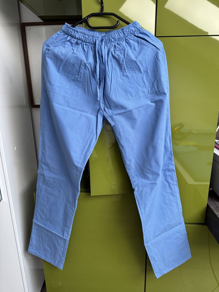 Costume medicale marime S-M - toate 200 Ron!