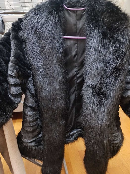 Късо космато палтенце