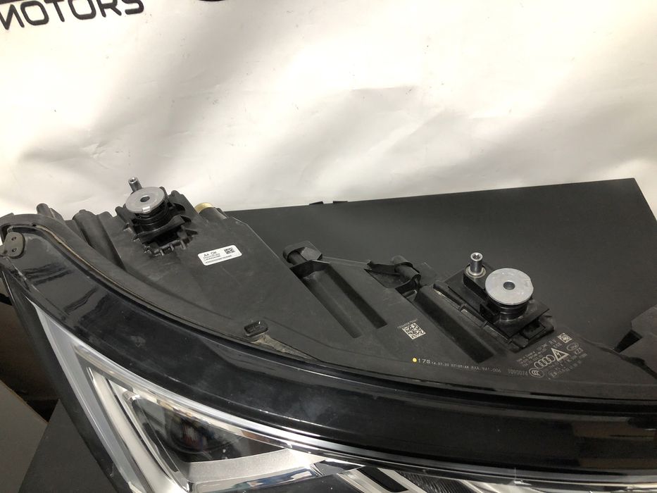 Far dreapta bixenon led Audi A1 an 2016-2019 cod 8XA941006