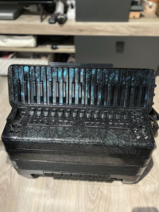 Vând Roland fr8x unicat