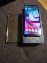 Vând Motorola G30 128 GB și 4 GB RAM arata și funcționează impecabil