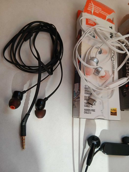Casti cu fir JBL, casti wireless , albe,negre, gri,perfect functionale