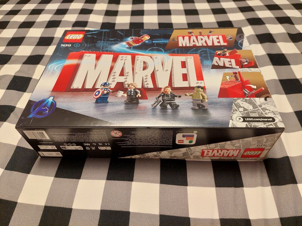 LEGO Marvel Super Heroes 76313 - MARVEL Logo & Minifigures NOU SIGILAT