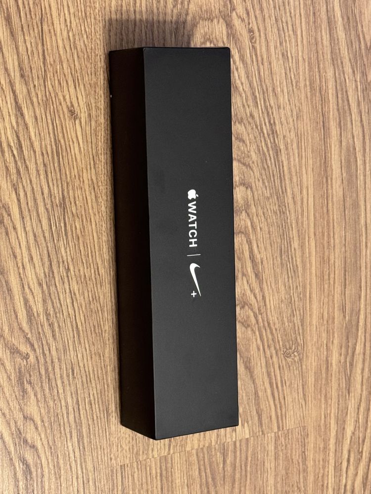 Ceas Apple Watch 4 Nike+ 44m Space Grey, protectie ecran sparta