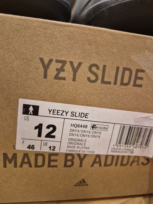Yeezy slides Noi.