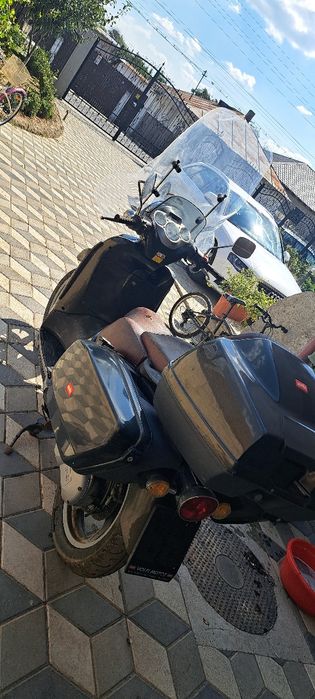 Scuter Aprilia 555