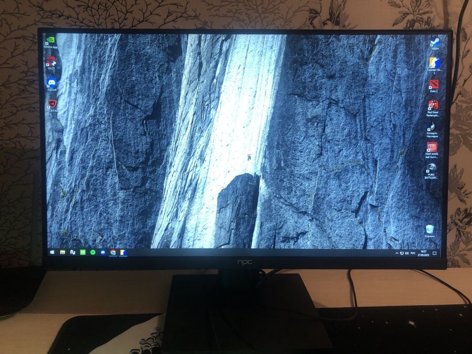 Продается игровой монитор 240 гц!!