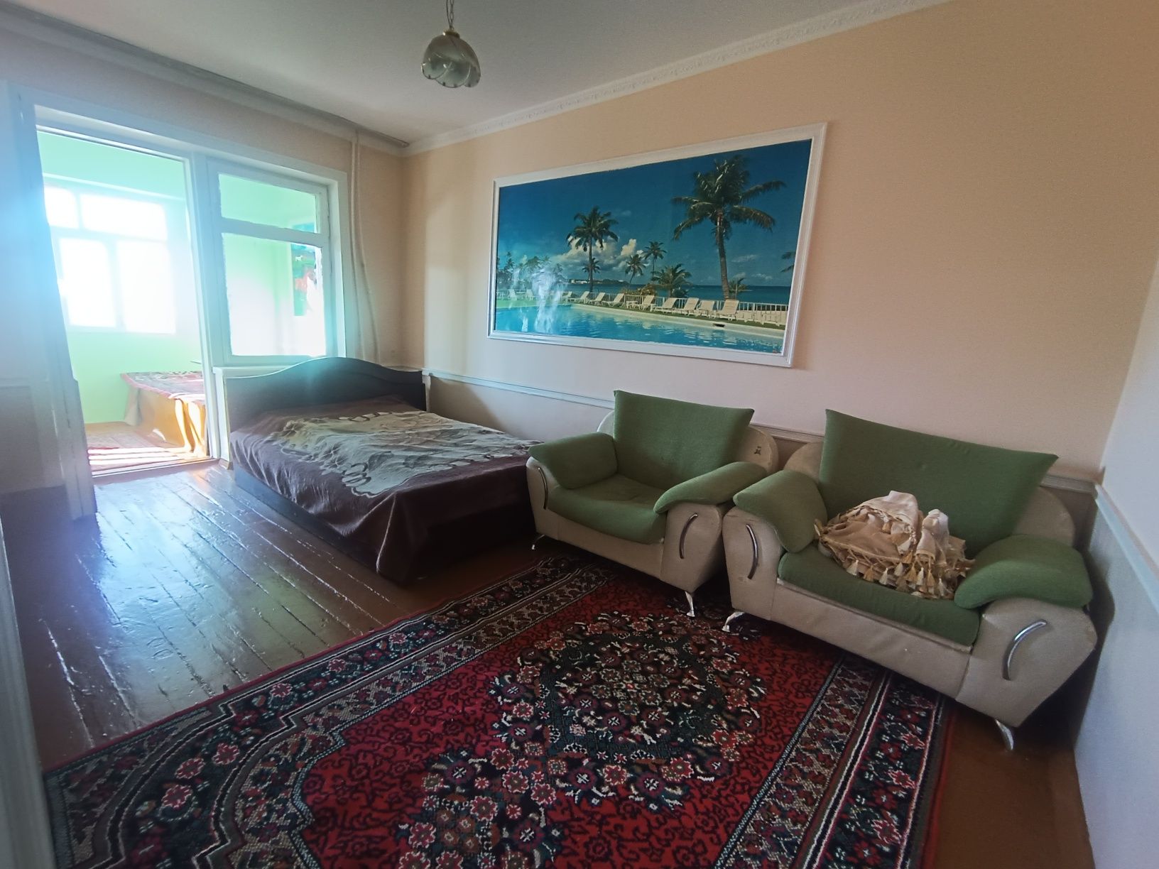 Dom sotiladi 86 kv 3 xonali hamma sharoiti bor jixozlari qoladi